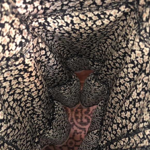 "Wings" vintage dress w/flowers and hourglass silhouette you just can’t capture! - Picture 8 of 11